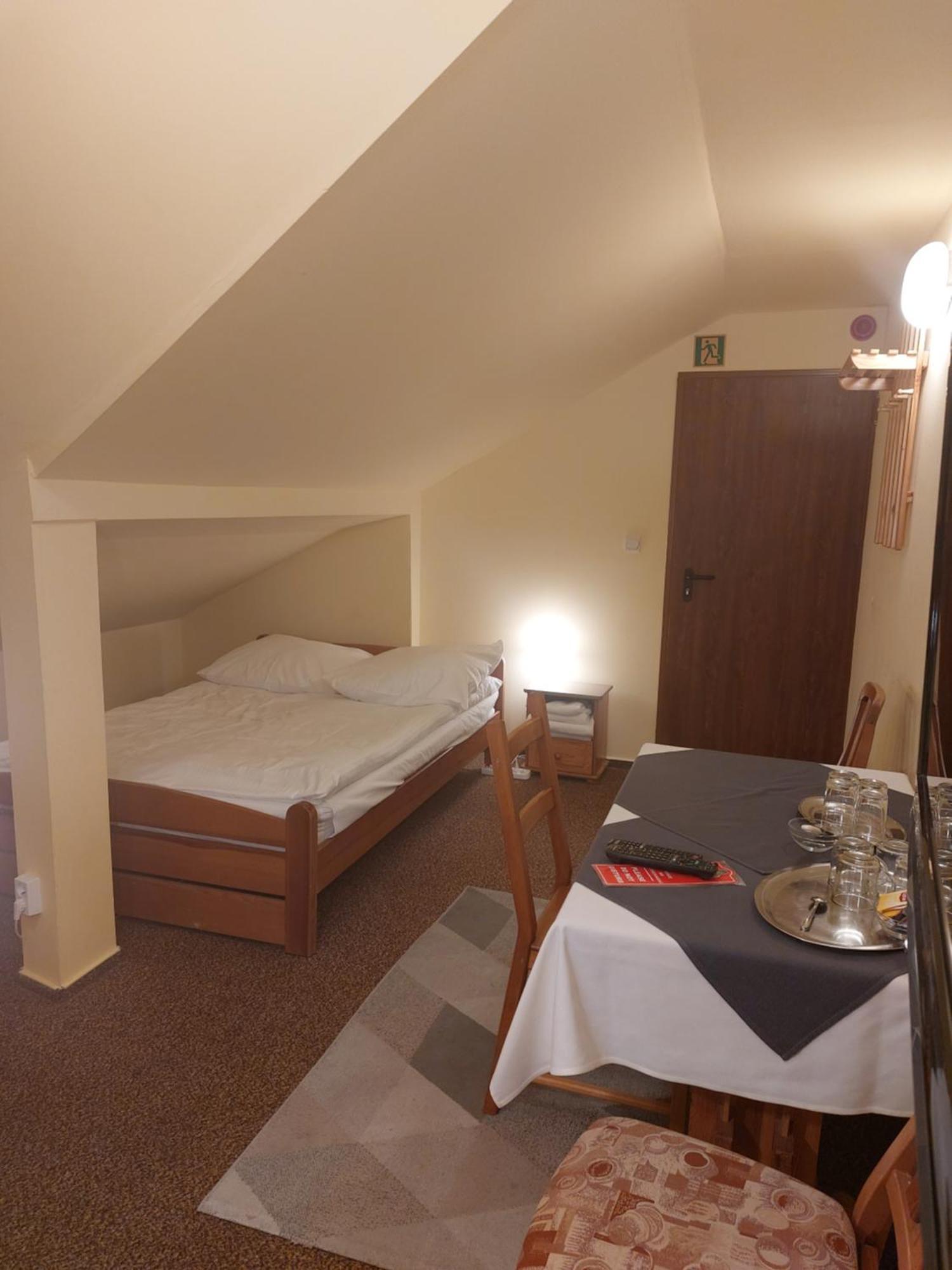 Inn Ustronie 2*